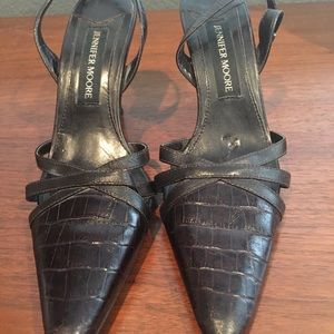 Classic pointed heel